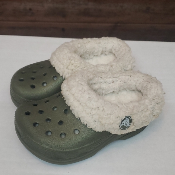 #Army Green insulated Crocs - Picture 3 of 7